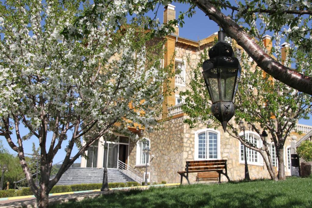 Hotel Le Palais Des Cerisiers Azrou Exterior foto